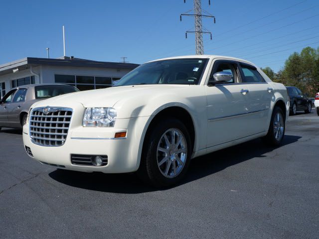 2010 Chrysler 300 4dr Sdn Touring Signature AWD - 11951636 - 3