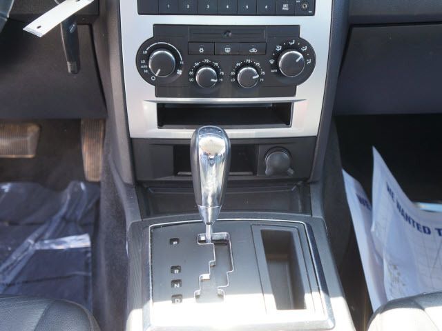 2010 Chrysler 300 4dr Sdn Touring Signature AWD - 11951636 - 8