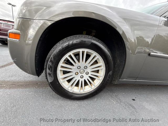 2010 Chrysler 300 4dr Sedan Touring Signature RWD - 22935768 - 12