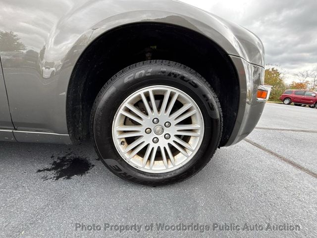 2010 Chrysler 300 4dr Sedan Touring Signature RWD - 22935768 - 13