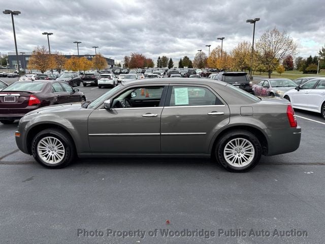 2010 Chrysler 300 4dr Sedan Touring Signature RWD - 22935768 - 4