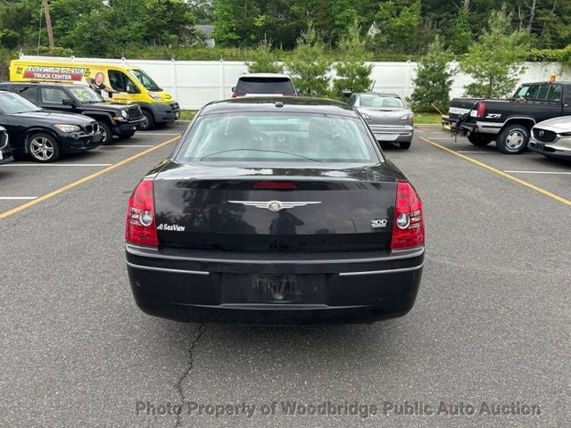 2010 Chrysler 300 4dr Sedan Touring Signature RWD - 23034180 - 2