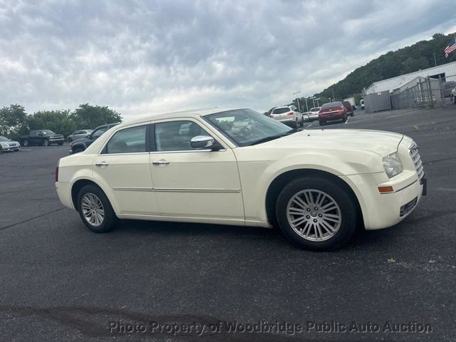 2010 Chrysler 300 4dr Sedan Touring Signature RWD - 23043353 - 1