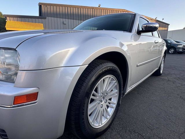 2010 Chrysler 300 Touring 4dr Sedan - 23046845 - 1
