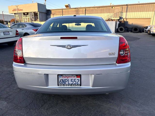 2010 Chrysler 300 Touring 4dr Sedan - 23046845 - 20