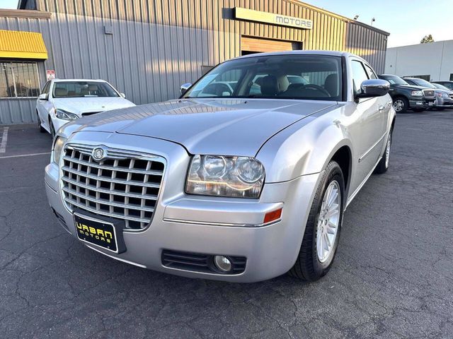 2010 Chrysler 300 Touring 4dr Sedan - 23046845 - 28