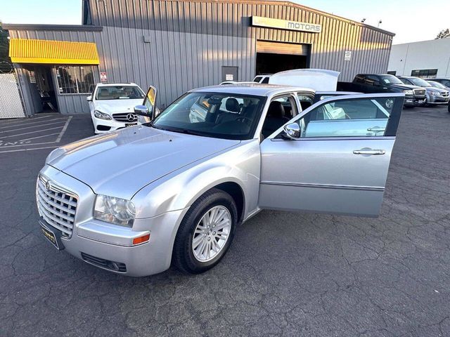 2010 Chrysler 300 Touring 4dr Sedan - 23046845 - 2