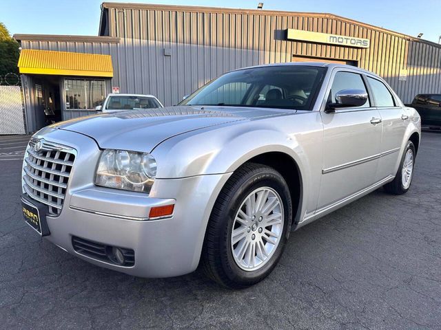 2010 Chrysler 300 Touring 4dr Sedan - 23046845 - 29