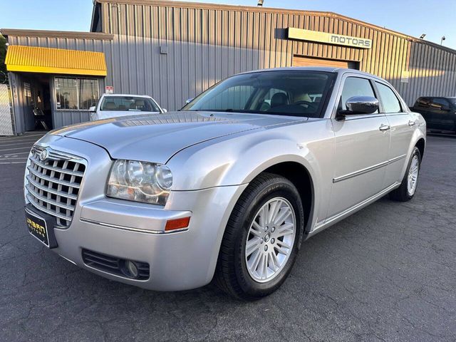 2010 Chrysler 300 Touring 4dr Sedan - 23046845 - 30