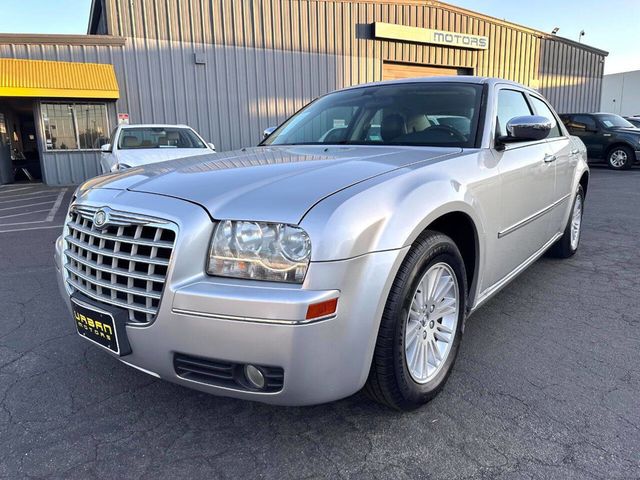 2010 Chrysler 300 Touring 4dr Sedan - 23046845 - 31
