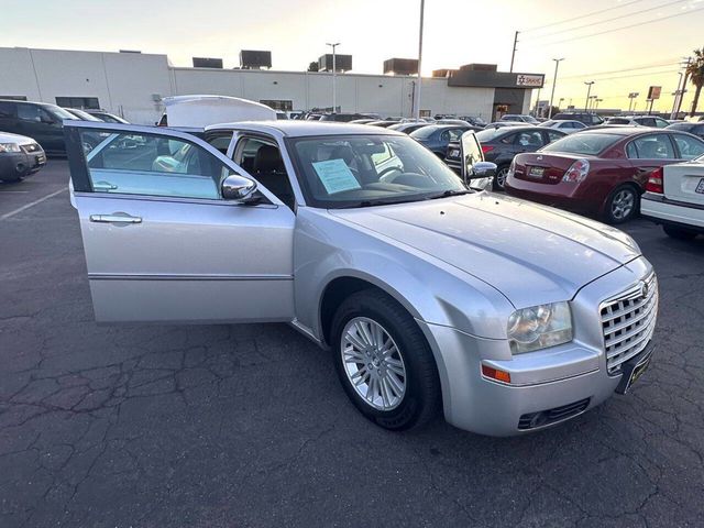 2010 Chrysler 300 Touring 4dr Sedan - 23046845 - 3