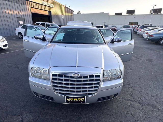 2010 Chrysler 300 Touring 4dr Sedan - 23046845 - 4