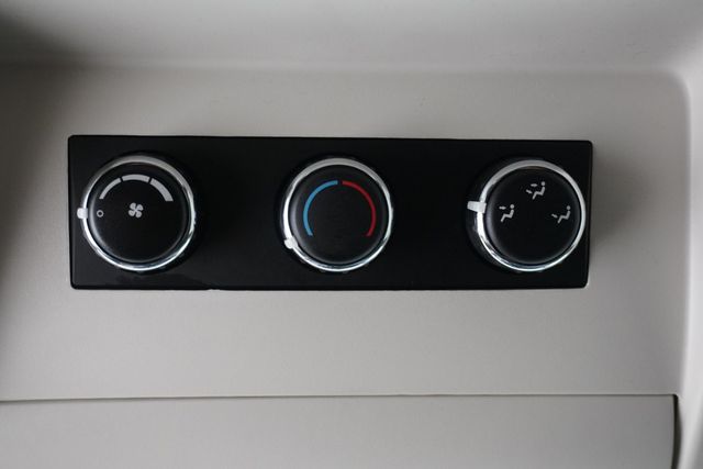 2010 Chrysler Town & Country 4dr Wagon Touring - 22948276 - 13