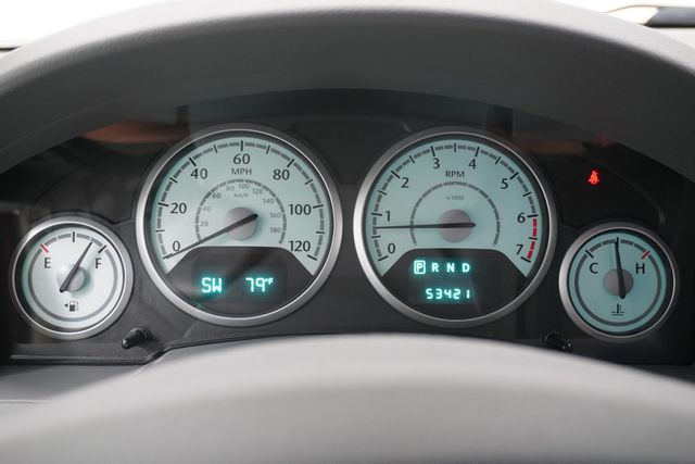 2010 Chrysler Town & Country 4dr Wagon Touring - 22948276 - 17