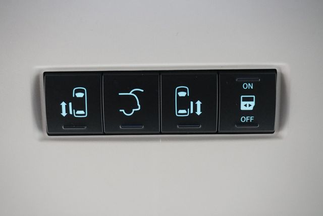 2010 Chrysler Town & Country 4dr Wagon Touring - 22948276 - 19