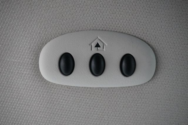 2010 Chrysler Town & Country 4dr Wagon Touring - 22948276 - 20