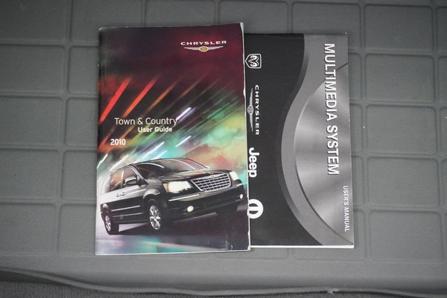 2010 Chrysler Town & Country 4dr Wagon Touring - 22948276 - 22