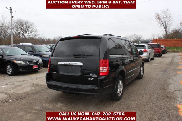2010 Chrysler Town & Country 4dr Wagon Touring - 22950298 - 3