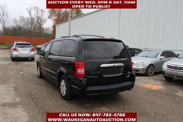 2010 Chrysler Town & Country 4dr Wagon Touring - 22950298 - 5