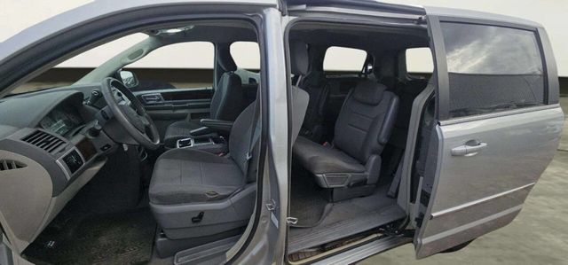 2010 Chrysler Town & Country 4dr Wagon Touring - 22991748 - 6