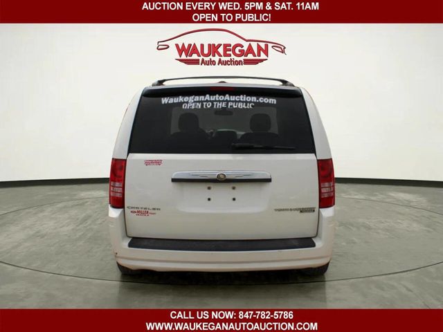 2010 Chrysler Town & Country 4dr Wagon Touring - 23025306 - 5