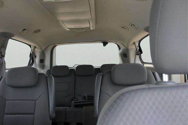 2010 Chrysler Town & Country 4dr Wagon Touring - 23025306 - 8