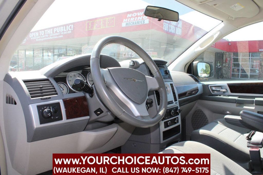 2010 Chrysler Town & Country 4dr Wagon Touring - 22874306 - 9