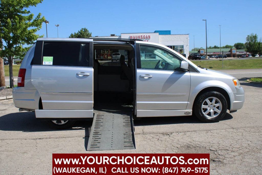 2010 Chrysler Town & Country 4dr Wagon Touring - 22874306 - 13