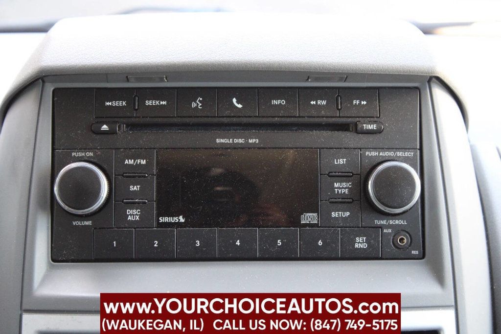 2010 Chrysler Town & Country 4dr Wagon Touring - 22874306 - 24