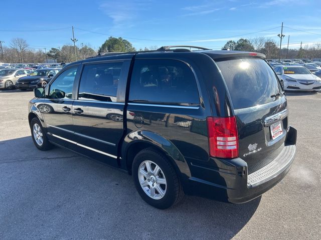 2010 Chrysler Town & Country 4dr Wagon Touring Plus - 22965468 - 5