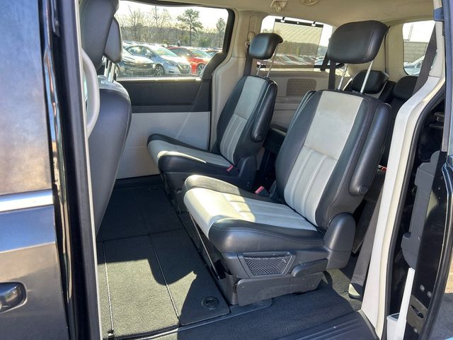 2010 Chrysler Town & Country 4dr Wagon Touring Plus - 22965468 - 7