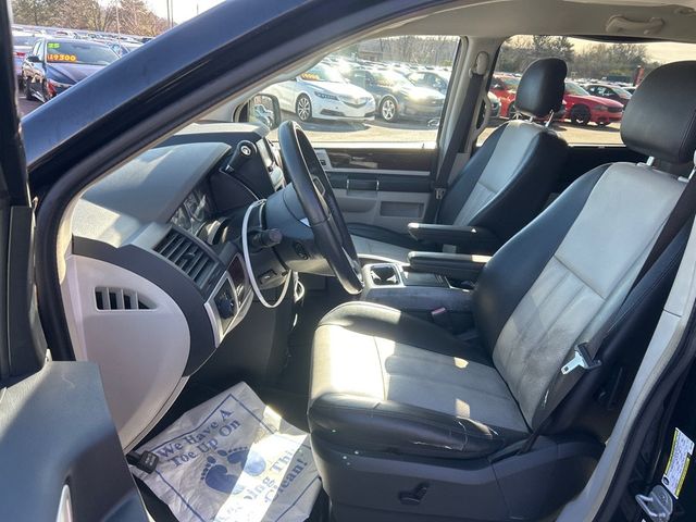 2010 Chrysler Town & Country 4dr Wagon Touring Plus - 22965468 - 8