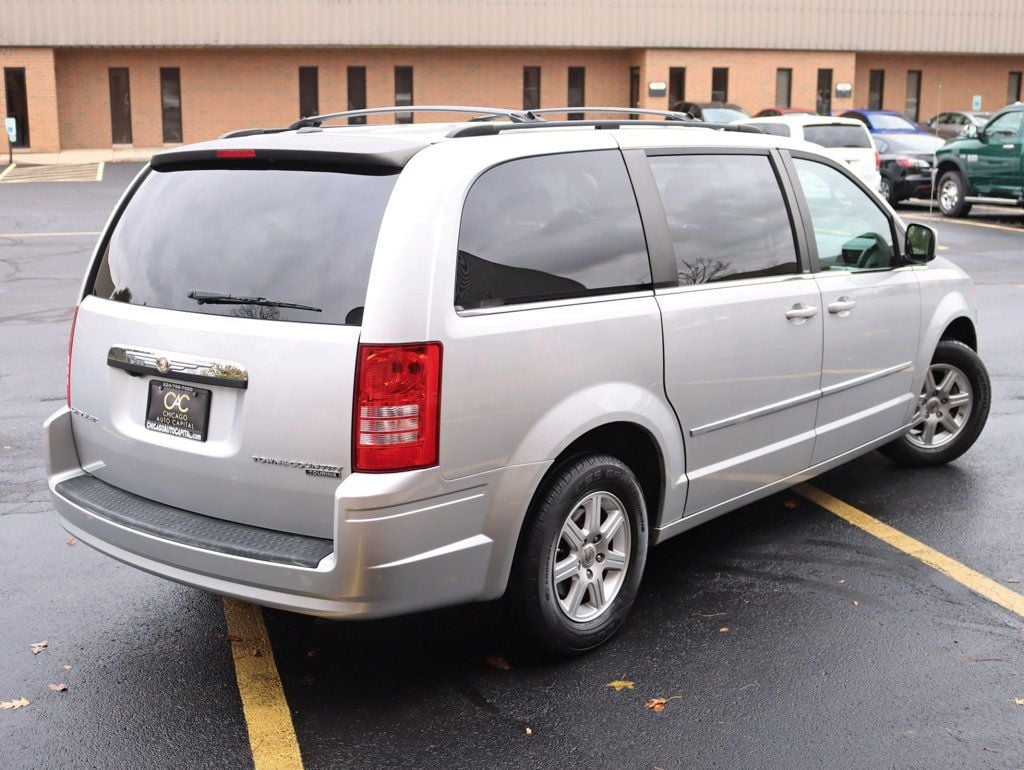 2010 Chrysler Town & Country 4dr Wagon Touring Plus - 22651684 - 2