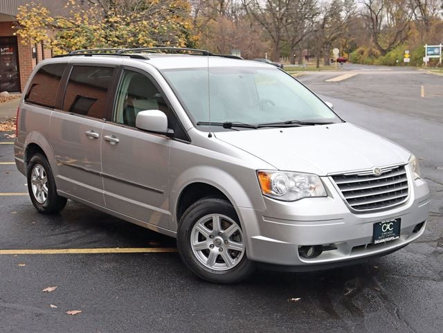 2010 Chrysler Town & Country 4dr Wagon Touring Plus - 22651684 - 8