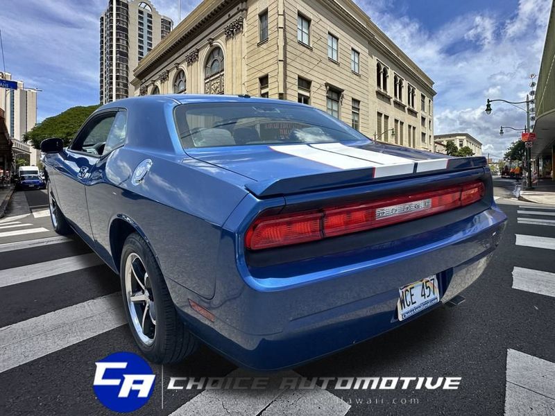 2010 Dodge Challenger SE photo 4