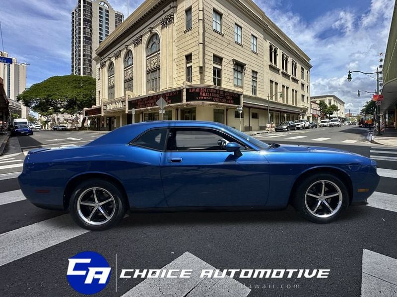 2010 Dodge Challenger SE photo 7