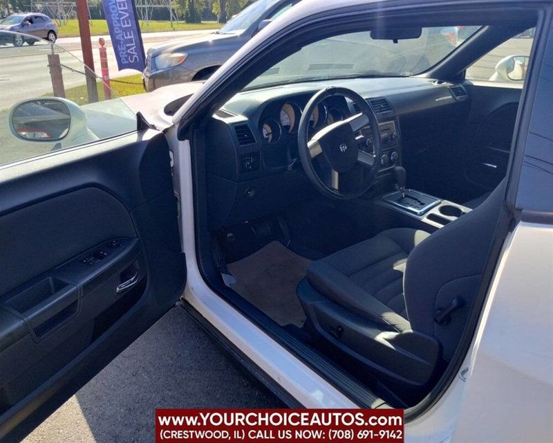 2010 Dodge Challenger 2dr Coupe SE - 22924340 - 11