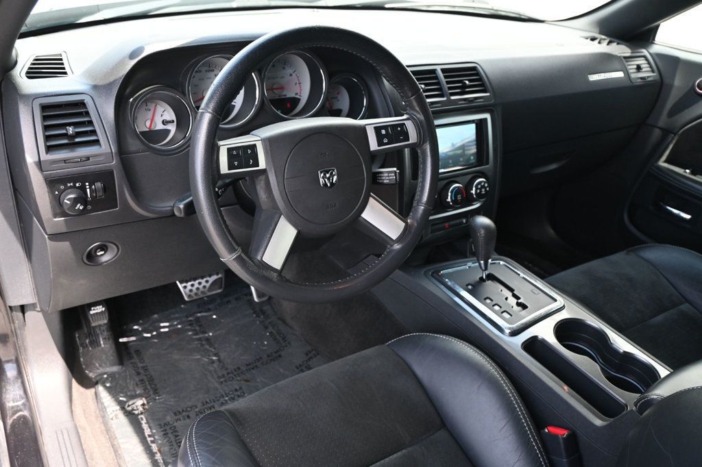 2010 Dodge Challenger SRT8 photo 2