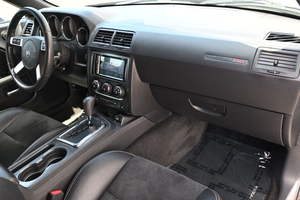 2010 Dodge Challenger SRT8 photo 3