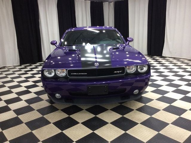 2010 Dodge Challenger SRT8 photo 2