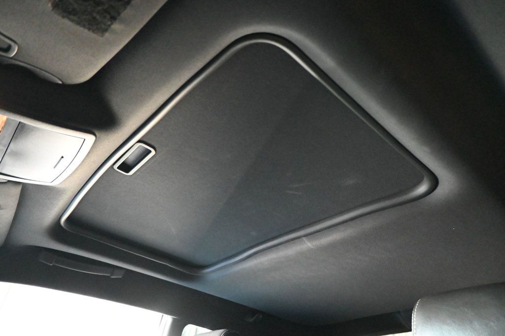 Dodge Challenger photo 17