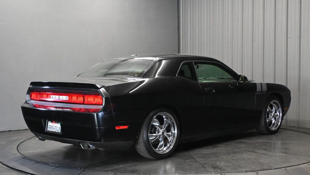 Dodge Challenger photo 5