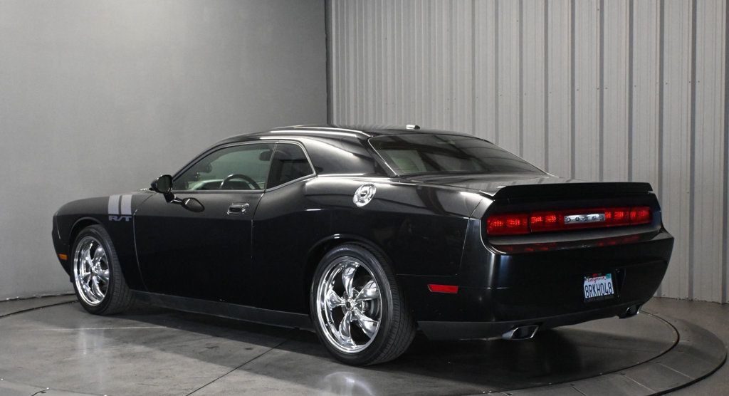 Dodge Challenger photo 7
