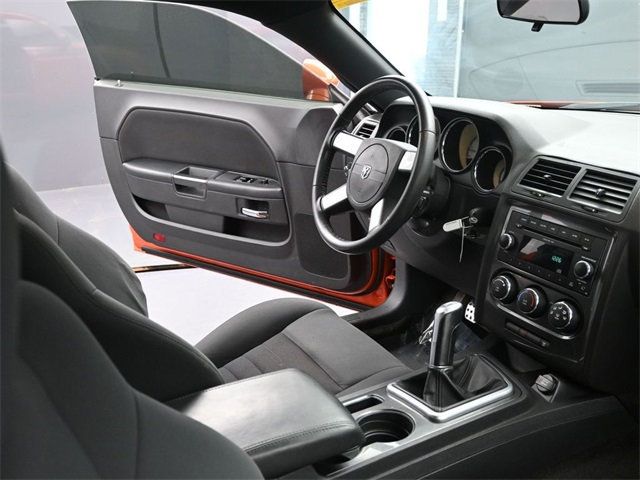 2010 Dodge Challenger R/T photo 9