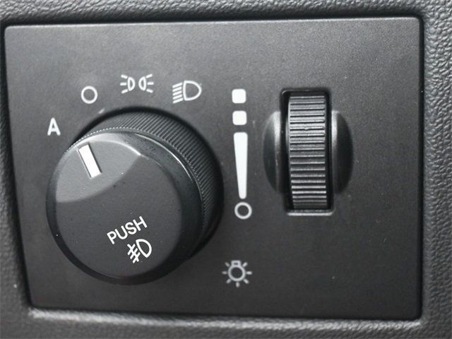 2010 Dodge Challenger R/T photo 16