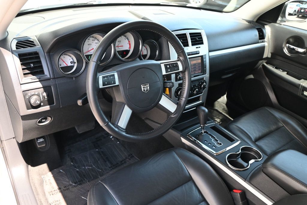 2010 Dodge Charger R/T photo 3
