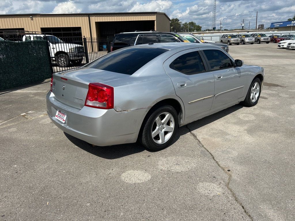 2010 Dodge Charger SXT photo 3