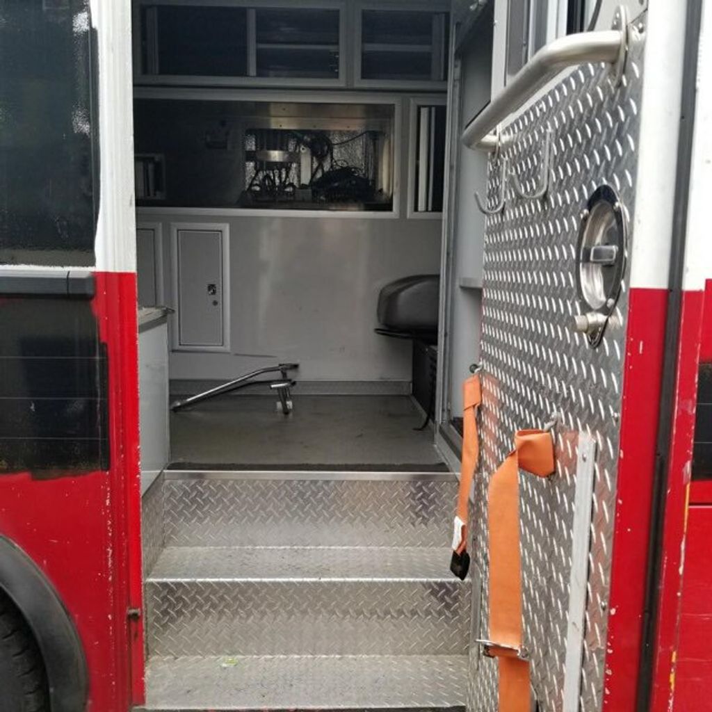 2010 Dodge RAM 4500 H D CREW CAB UTILITY SERVICEA -AMBULANCE CUMMINS DIESEL MECHANIC SPECIAL - 19109368 - 24