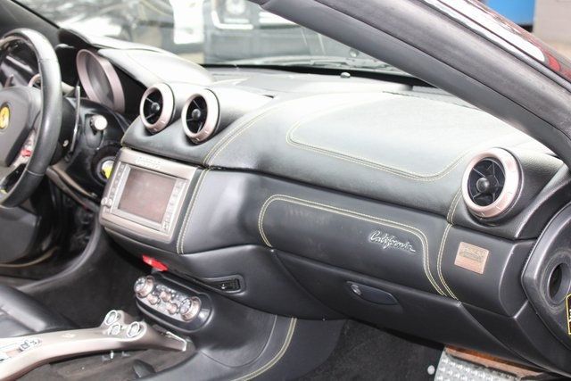 2010 Ferrari California 2dr Convertible - 22772465 - 26