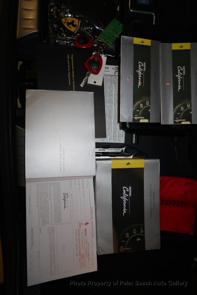 2010 Ferrari California 2dr Convertible - 21007725 - 25